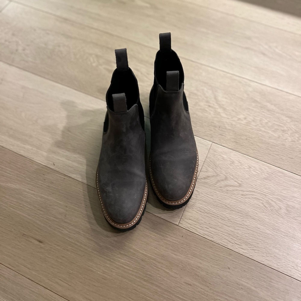 Nisolo Go To Lug Chelsea Boot 2.0 - casual winter boots in Grey